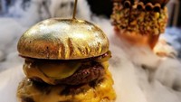 Di Australia, ada gerai burger yang menyajikan burger berlapis emas 24 karat yang dilapis dengan sempurna. Foto: Istimewa