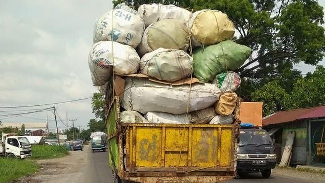 Gara-Gara Truk Obesitas, Negara Rugi Rp 43 T/Tahun