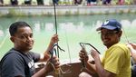 Serunya Mancing Sendiri Lobster dan Kepiting di Resto Buffet Seafood Ini