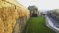 Benteng kuno yang masih dilestarikan hingga sekarang (begavil84.es/Instagram)