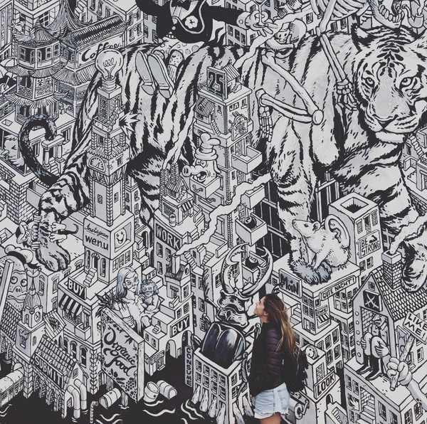 Selain Munich, Dalma juga berkunjung ke Berlin. Di Berlin, Dalma berfoto di depan mural yang nyeni banget. (Dalma Maradona/Instagram) Selain Munich, Dalma juga berkunjung ke Berlin. Di Berlin, Dalma berfoto di depan mural yang nyeni banget. (Dalma Maradona/Instagram)