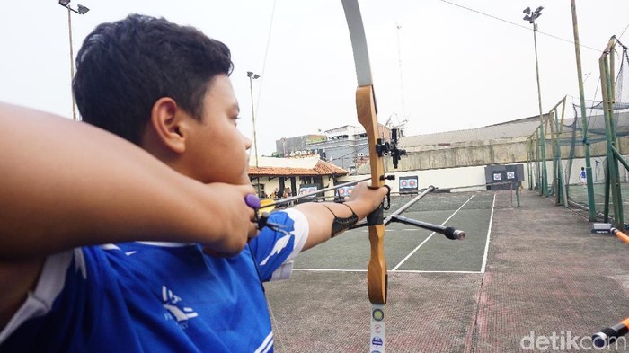 Mau Ngabuburit Sambil Olahraga? Panahan Saja, Seru Lho