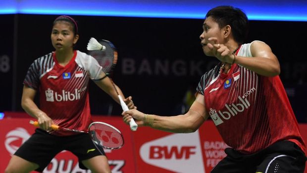 Greysia Polii/Apriyani Rahayu mencatat poin perdana untuk Indonesia di babak perempat final Piala Uber 2018.