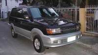 Seiring dengan kemajuan ekonomi dan kebutuhan masyarakat, rancang bangun Toyota Kijang juga terus dikembangkan sehingga mobil ini tidak lagi hanya sebagai BUV, tapi menjadi kendaraan serba guna yang antara lain ditandai dengan kehadiran Toyota Kijang Generasi-2 pada tahun 1981. Foto: Dok. Istimewa