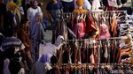 Pasar Tanah Abang Penuh Sesak di Bulan Ramadan