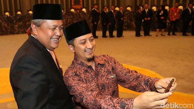 Selfie dengan Gubernur BI, Yusuf Mansur Sebut Izin Paytren Segera Keluar