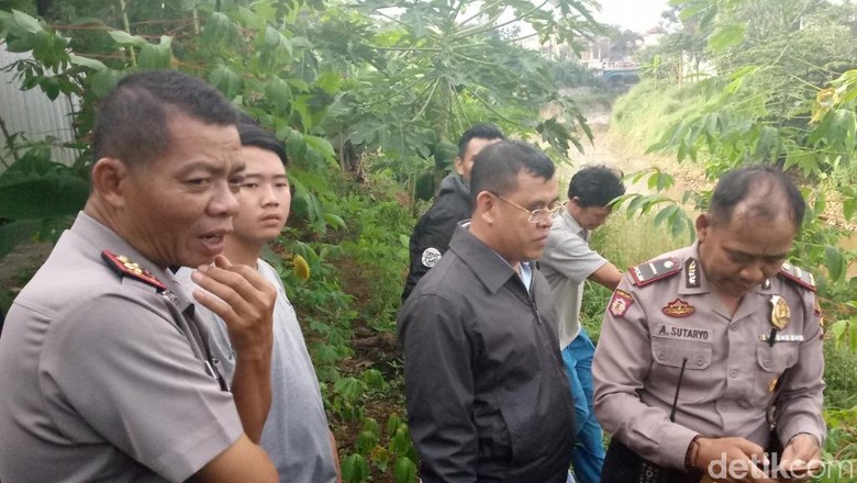 Buaya Gegerkan Warga Baleendah, Polisi Patroli di Sungai Cisangkuy Buaya Gegerkan Warga Baleendah, Polisi Patroli di Sungai Cisangkuy