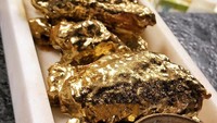 Di New York, orang-orang tengah gemar menyantap chicken wings berlapis emas. Chicken wings ini dibubuhi dan dilapisi emas asli 24 karat. Foto: Istimewa