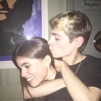 Molly saat memamerkan kemesraannya bersama sang kekasih. Romantis! (Foto: Instagram/Molly Moorish)