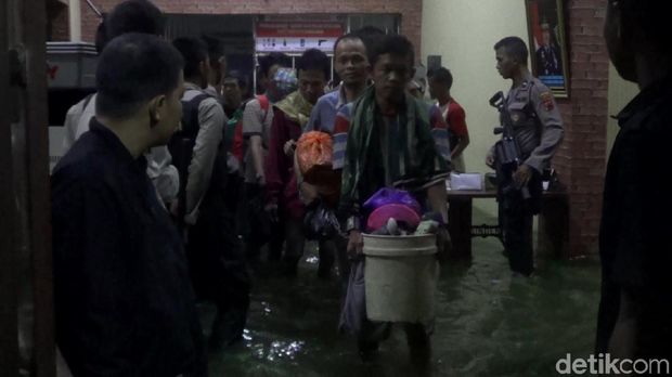 Rob Genangi Lapas Pekalongan, Tembok Roboh dan Napi Dievakuasi