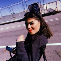 Lahir pada 1998, Molly adalah anak dari hasil hubungan gelap Liam dengan penyanyi Lisa Moorish. Keduanya diketahui menjalin hubungan saat Liam masih berstatus suami dari aktris Lisa Patsy. Liam juga punya skandal dengan jurnalis Liza Ghorban, yang membuahkan putri bernama Gemma (5 tahun). (Foto: Instagram/Molly Moorish)