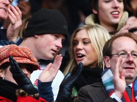 Chelsy Davy dan Pangeran Harry saat masih berpacaran.