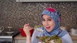 Wah, Diam-diam 10 Artis Cantik Ini Jago Masak!