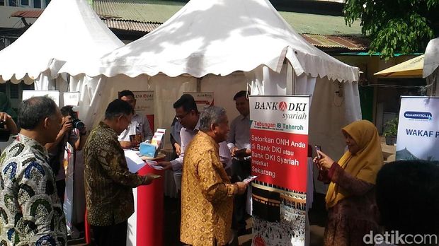 Saat ini wakaf sangat mudah, bisa dilakukan dengan cara transfer