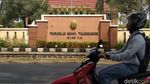 Berita Heboh: Emak-emak In Action Hingga Gapura Jalan-jalan