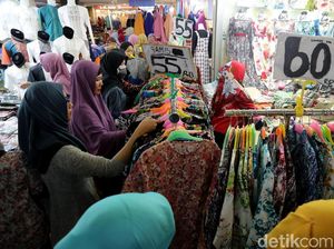 62% Orang RI Habiskan THR Buat Beli Baju
