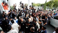 Diketahui bahwa SRC International dibentuk pemerintahan Najib tahun 2011 untuk mengejar investasi internasional dalam sektor sumber daya energi. Bukti yang didapat MACC akhir tahun 2015 menunjukkan aliran dana sebesar US$ 10,6 juta atau setara 42 juta ringgit (Rp 146 miliar) dari SRC International telah ditransfer ke sebuah rekening milik Najib.