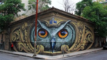 Sebuah lukisan 3 dimensi di tembok di suatu tempat di Yunani. Foto: mymodernmet