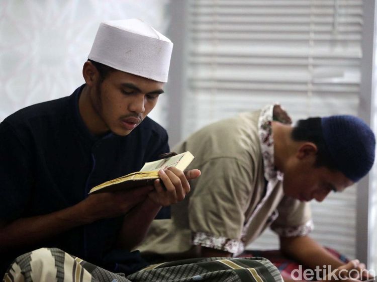 Biar Kuat Tadarus Al-Quran, 10 Makanan Ini Bisa Bantu Sehatkan Mata