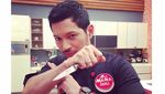 Jago Buat Sushi dan Hobi Kulineran, Ini Pose Keren Evan Sanders Saat Makan