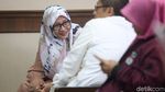 Ditemani Istri, Anas Urbaningrum Ajukan PK Kasus Hambalang