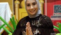Shinta Bachir tak ingin jika ia meninggal kelak, orang mengucapkan duka namun memakai fotonya yang seksi. Pool/Noel/detikFoto.
