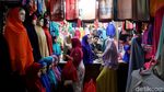 Pasar Tanah Abang Penuh Sesak di Bulan Ramadan