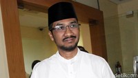 Setibanya di kantor PKS, ia menyapa para wartawan dan langsung bergegas menaiki lift untuk bertemu dengan tuan rumah, Presiden PKS Sohibul Iman.