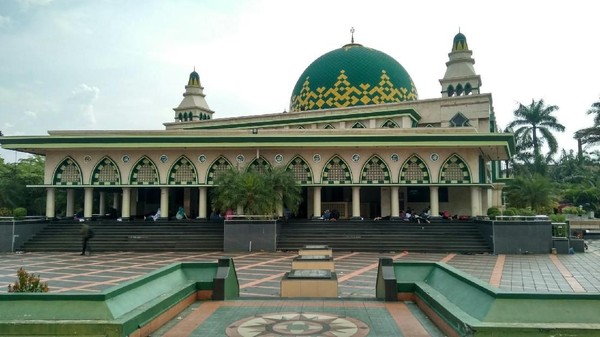 Foto: Ngabuburit Akhir Pekan, ke Masjid Agung Ciamis