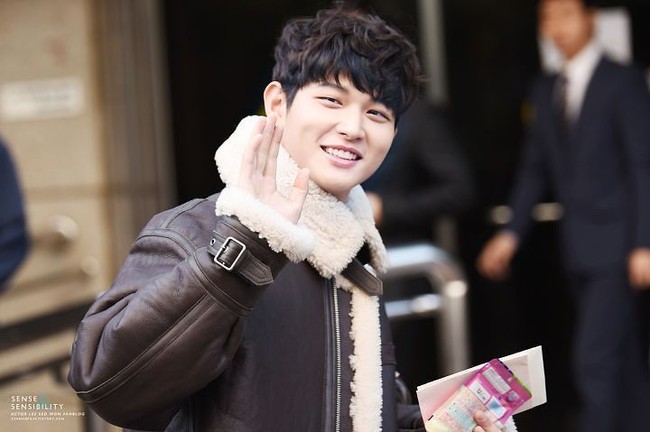 Tak hanya itu, pemain drama Hospital Ship ini juga tak lagi menjadi presenter acara Music Bank. Foto: Instagram @leeseowon_official