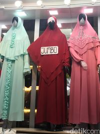 Tren Ramadan Khimar Makin Jadi Primadona Di Tanah Abang