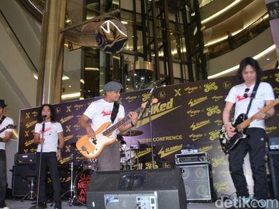 Ada Abdee, Ini Aksi Slank di Atas Panggung