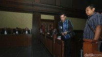 Atas perbuatannya tersebut, Abdul Latif didakwa melanggar pasal 12 huruf b atau pasal 11 UU 31 tahun 1999 tentang Pemberantasan Tindak Pidana Korupsi sebagaimana diubah dengan UU nomor 20 tahun 2001.