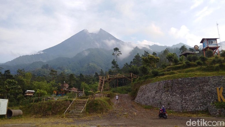 Gunung Merapi Erupsi, Kemenhub Minta Maskapai Waspada Gunung Merapi Erupsi, Kemenhub Minta Maskapai Waspada