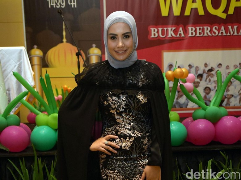 Ramadan Tahun Lalu Galau, Kini Shinta Bachir Sudah Nikmati Hidup Ramadan Tahun Lalu Galau, Kini Shinta Bachir Sudah Nikmati Hidup