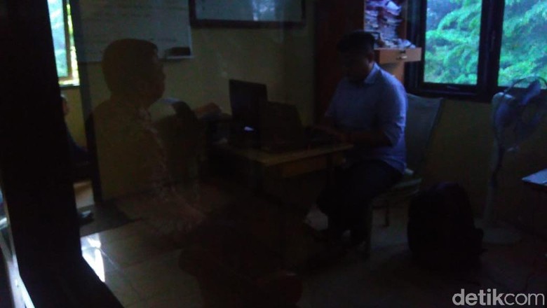 Camat Baki Sukoharjo Kena OTT Saat Transaksi Suap di Kantornya Camat Baki Sukoharjo Kena OTT Saat Transaksi Suap di Kantornya