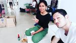 Jago Buat Sushi dan Hobi Kulineran, Ini Pose Keren Evan Sanders Saat Makan