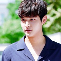 Aktor berparas tampan ini telah mendatangi kantor Kejaksaan Distrik Timur Seol untuk penyelidikan atas kasus yang menimpanya pada Kamis (24/5/2018). Foto: Instagram @leeseowon_official