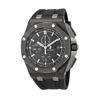 Dirilis pada 2013 disilam, Royal Oak Offshore hadir dengan case dan bazel yang terbuat dari keramik. Tidak ketinggalan fitur chronograph pushers yang memukau. Harganya ditaksir bisa mencapai ratusan juta rupiah.  Foto: Istimewa