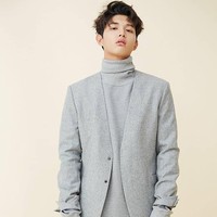 Lee Seo Won diduga berusaha mencium rekan wanitanya yang juga seorang selebriti, namun sang wanita menolak. Wanita tersebut mengklaim menelepon pacarnya untuk membantunya dan membuat Lee Seo Won yang tengah mabuk menjadi marah, dan kemudian mengancamnya dengan senjata. Foto: Instagram @leeseowon_official