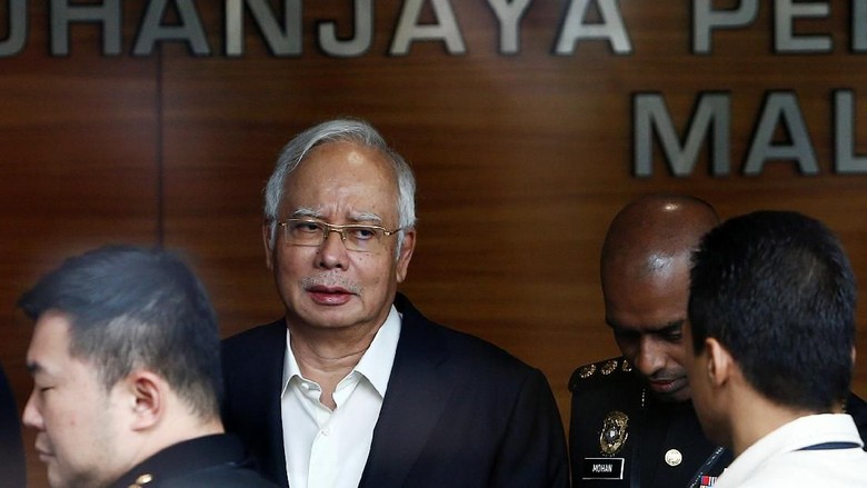Najib Serukan Pemerintah Tak Memfitnah dan Menyalahkan Dirinya Najib Serukan Pemerintah Tak Memfitnah dan Menyalahkan Dirinya