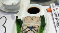 Traveling ke Hong Kong, Asty tak melewatkan jajan makanan enak. Ia menikmati dim sum yang bentuknya lucu. Gemas banget dim sumnya gambar kelinci yang lagi tidur. Foto: Instagram @asty_ananta