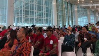 Hal ini dilakukan usai bertemu dengan masyarakat Jawa Barat dan mahasiswa Jawa Barat di Bandara Kertajati.