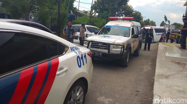Tiga Jenazah Bomber Gereja yang Tersisa Dimakamkan