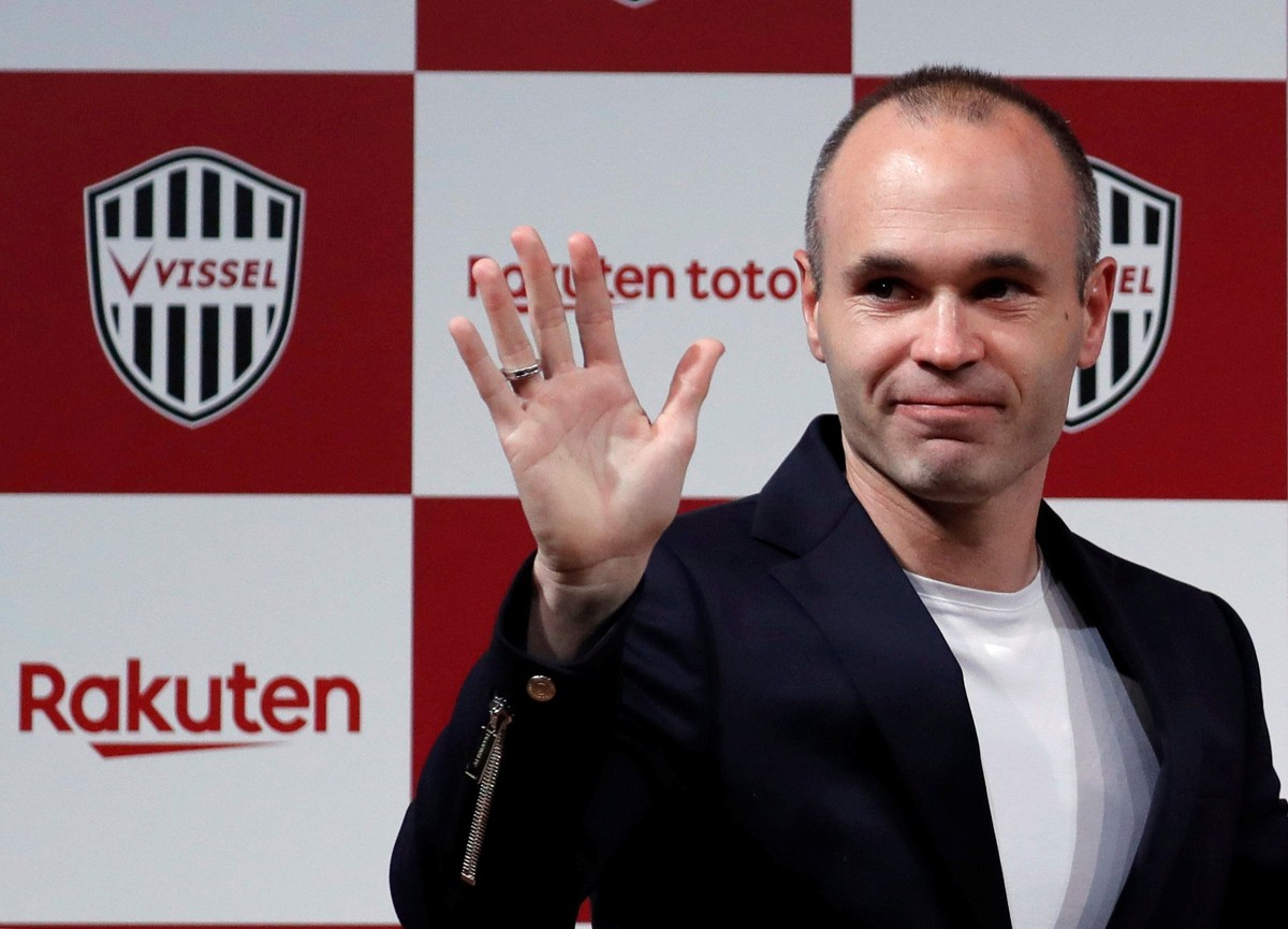 Iniesta Semangati Barcelona (Toru Hanai/Reuters)