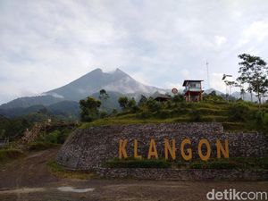 Melihat Merapi Pasca Erupsi dari Dusun Paling Utara di Sleman