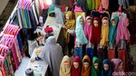 Pasar Tanah Abang Penuh Sesak di Bulan Ramadan