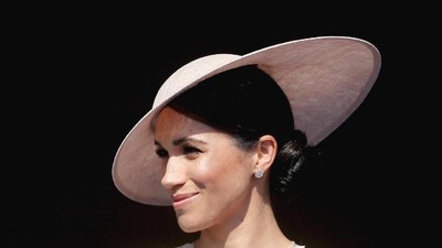 Foto: Gaya Meghan Markle Pakai Gelang Seharga Mobil Setelah Menikah