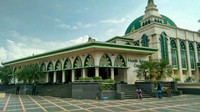 Masjid Agung Ciamis berada di pusat Kota Ciamis, tepatnya berada di sebelah barat Aluh-alun Ciamis. (Dadang Hermansyah/detikTravel)