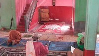 Selain kisah batu ajaib, ada juga kisah Al Quran tertua buatan tahun 1421 yang hanya dikeluarkan dan dibaca 1 kali dalam setahun karena saking sucinya. (d.e.a.r.heart/Instagram)
